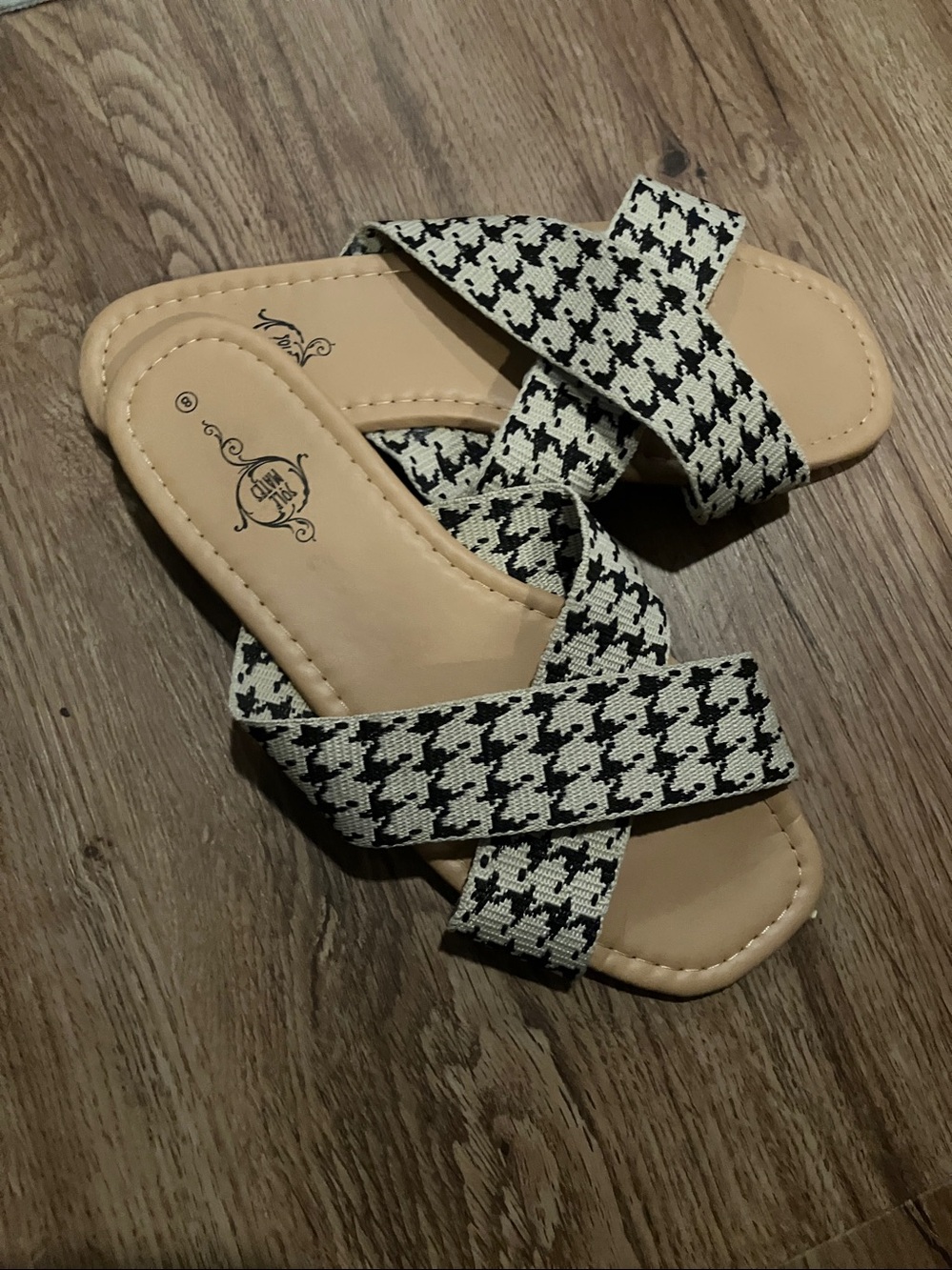 🇺🇸4 For $20 Woven Houndstooth Slide Sandals in Black & Tan Size 8 - Picture 4 of 4